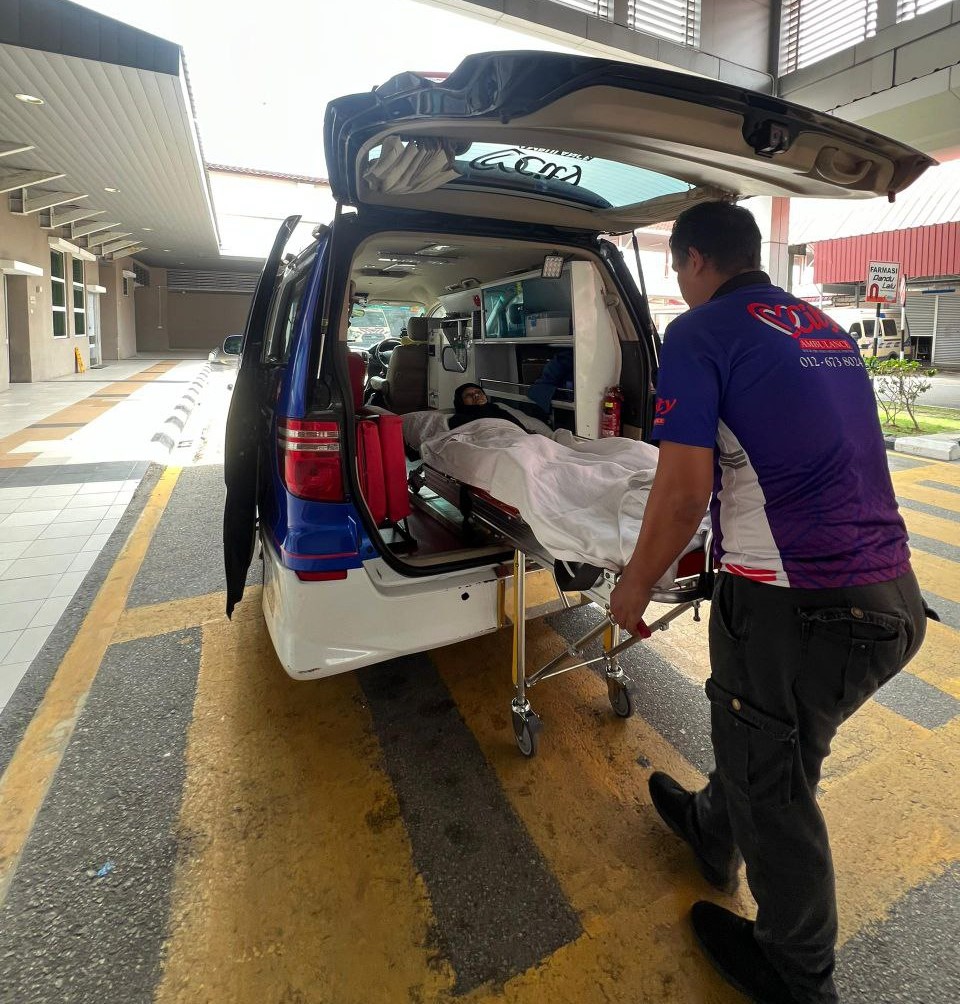 Servis pemindahan pesakit ambulans swasta Batu Pahat ke Kuala Lumpur City Ambulance